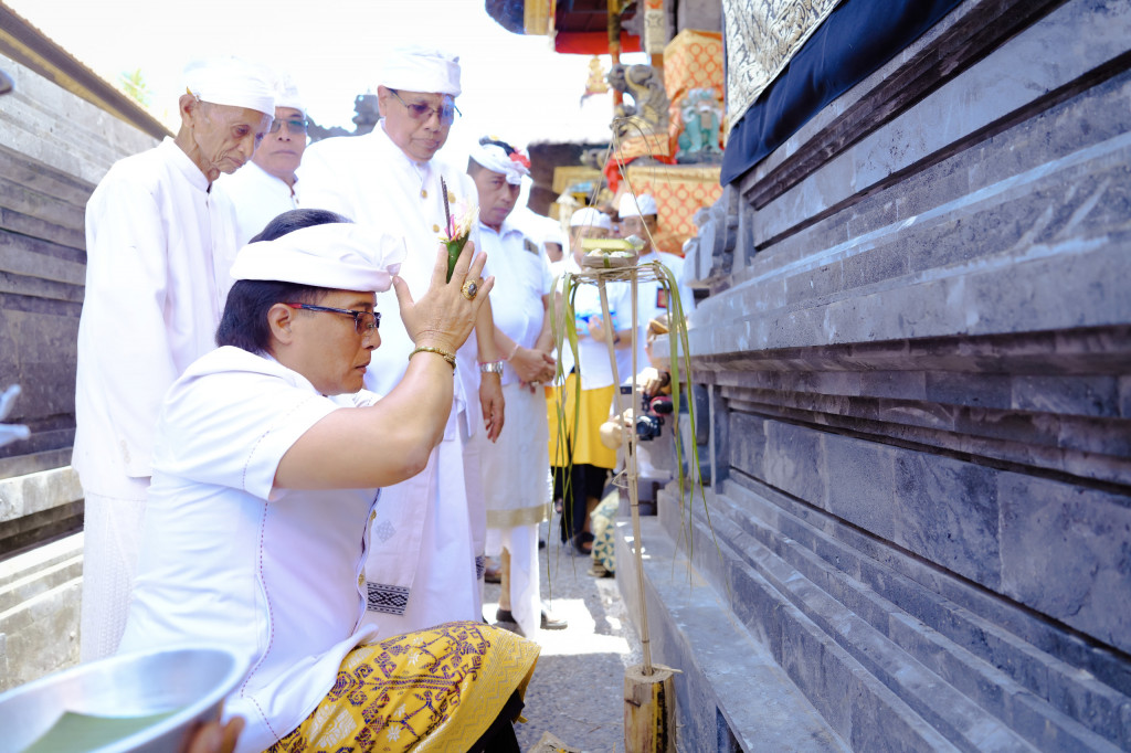 Karya Melaspas di Pura Kahyangan Desa dan Puseh Desa Adat Cengkok